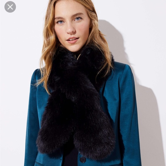 LOFT Accessories - ❄️New Loft  - Faux fur Pull through scarf❄️